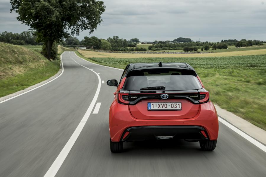  Toyota Yaris Hybrid 2020 года  (WW) (фото 102 из 111)
